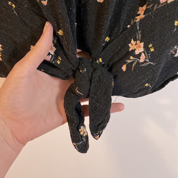 Buffalo David Bitton Tie Front Top- Size S - Picture 5 of 6